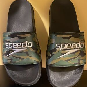 Speedo Camo Slide Sandals 9 men’s; women’s 10+